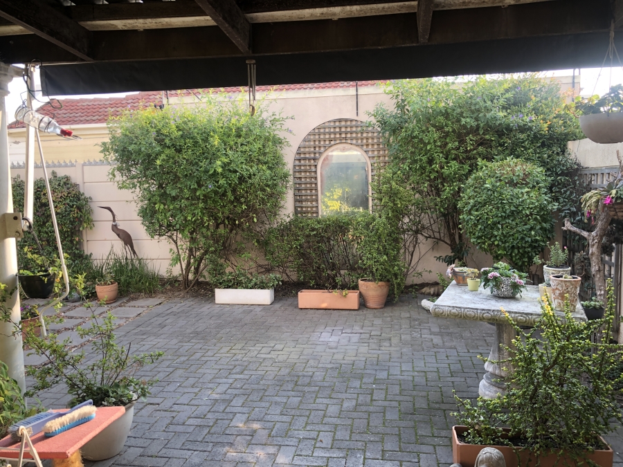 To Let 2 Bedroom Property for Rent in Century City Western Cape